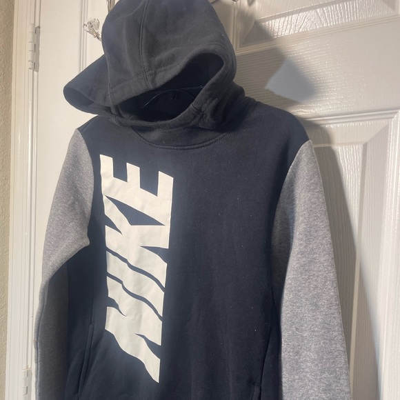 Nike hoodie never worn - Picture 3 of 4